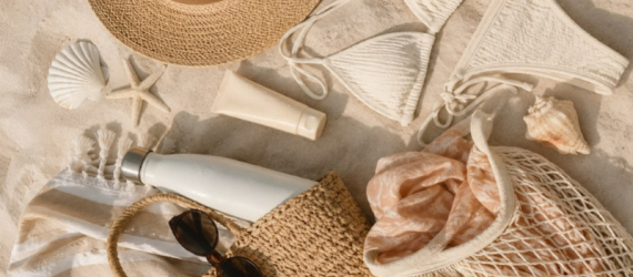 Routine beauté spéciale vacances : les produits indispensables à emporter