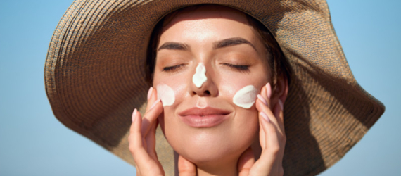 8 erreurs skincare que tout le monde fait en été et comment les éviter